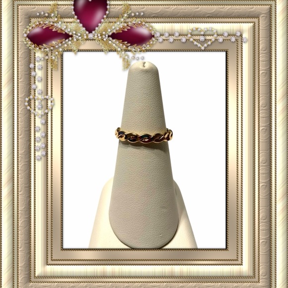 None Jewelry - NWOT Gold Ring Twisted Hammered Flat Style